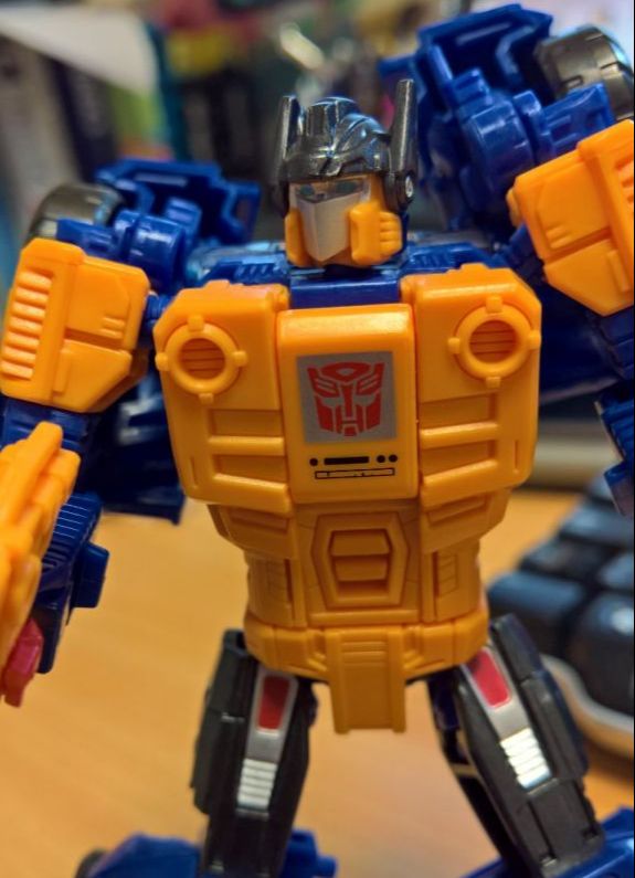 Power of the Primes - Deluxe - Autobot / Decepticon - Punch / Counterpunch - Image 7