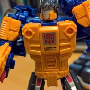 Power of the Primes - Deluxe - Autobot / Decepticon - Punch / Counterpunch