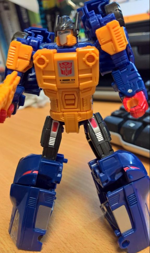 Power of the Primes - Deluxe - Autobot / Decepticon - Punch / Counterpunch - Image 6