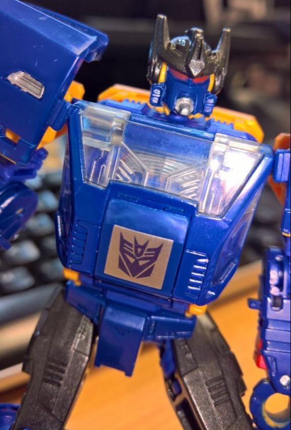 Power of the Primes - Deluxe - Autobot / Decepticon - Punch / Counterpunch - Image 4