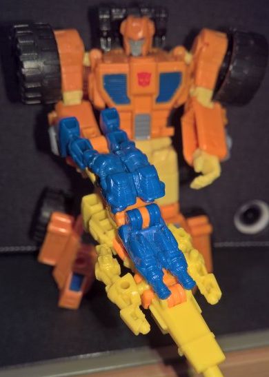 Thrilling 30 - Deluxe - Autobot - Scoop - Image 4