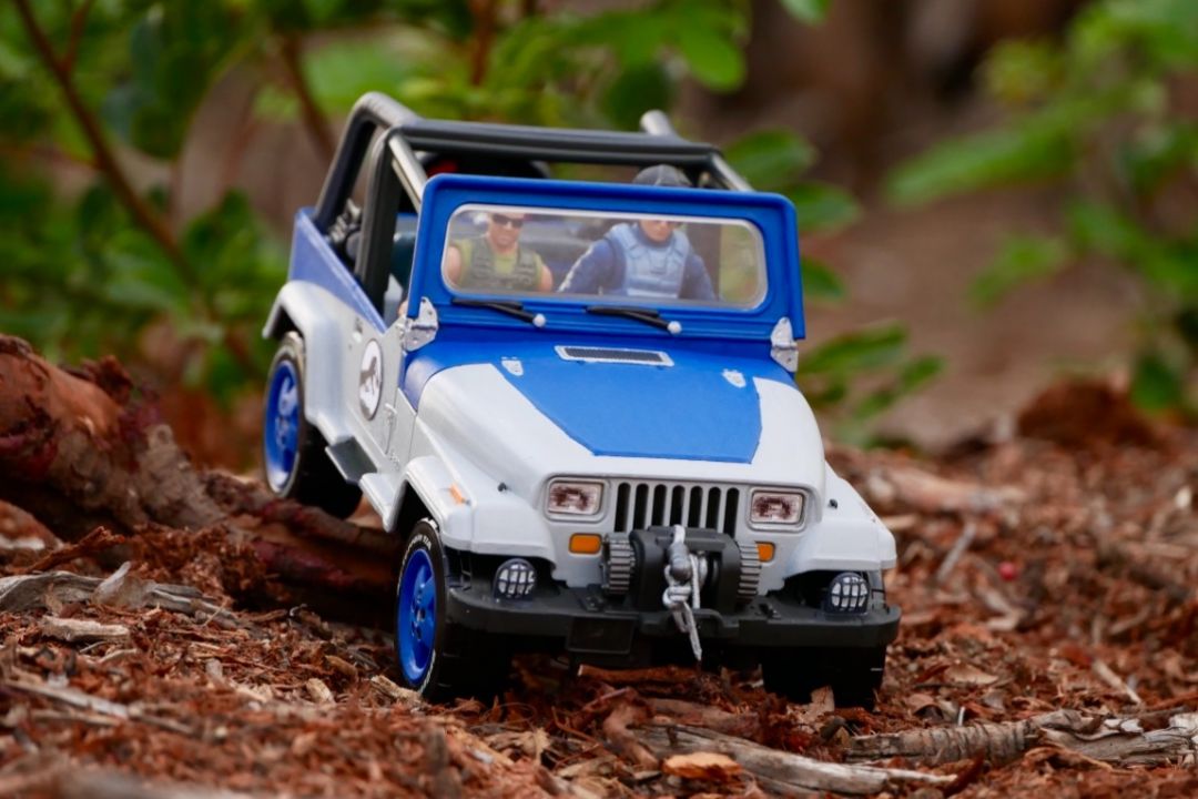 Custom Mattel Jurassic World Jeep - Image 1