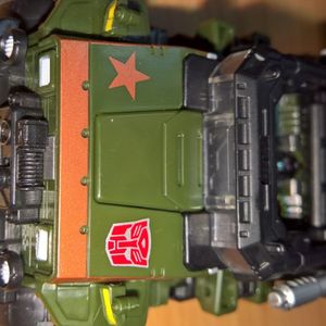 Siege - Deluxe - Autobot - Hound