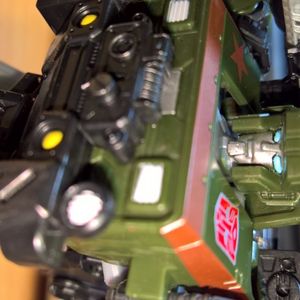 Siege - Deluxe - Autobot - Hound