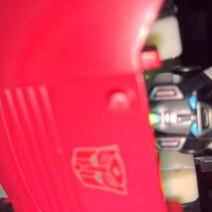 Siege - Deluxe - Autobot - Sideswipe