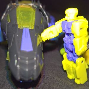 Titans Return - Deluxe - Decepticon - Krok
