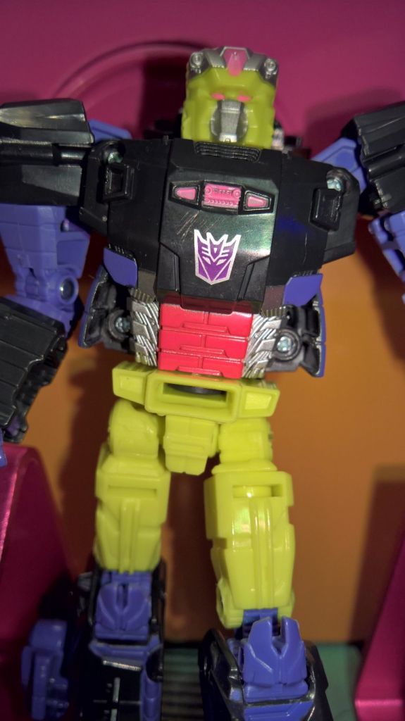 Titans Return - Deluxe - Decepticon - Krok - Image 2
