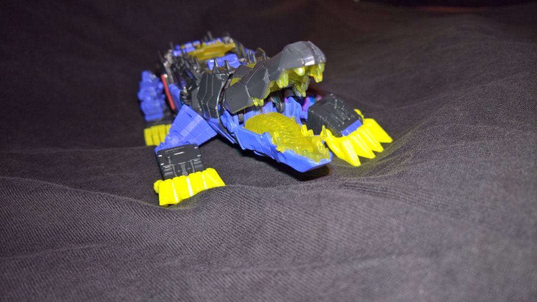 Titans Return - Deluxe - Decepticon - Krok - Image 1