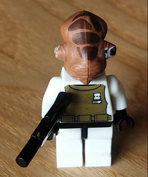 Admiral Ackbar minifig - Image 1