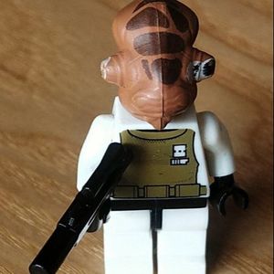 Admiral Ackbar minifig