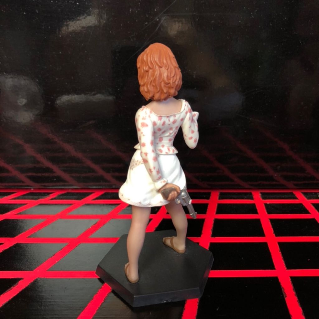 Saffron QMX Mini Masters Figure - Image 3