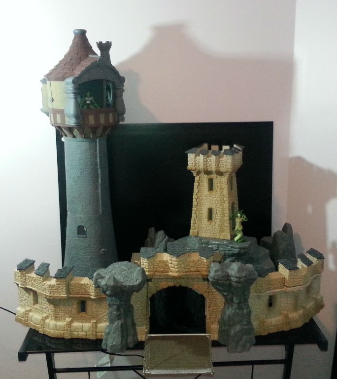 Schleich Knights Castle - Image 1