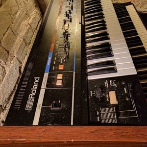 Roland Juno 6