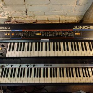 Roland Juno 6