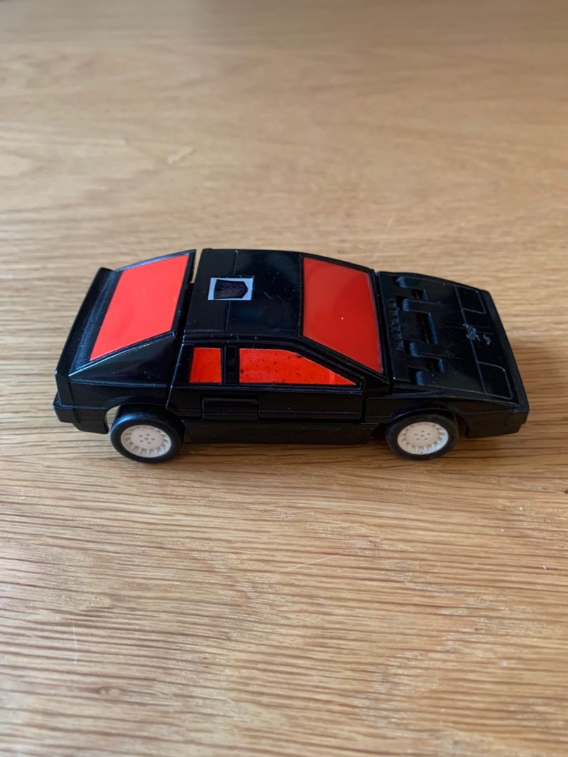 Runabout G1 Decepticon (Lotus Turbo Esprit) - Image 4