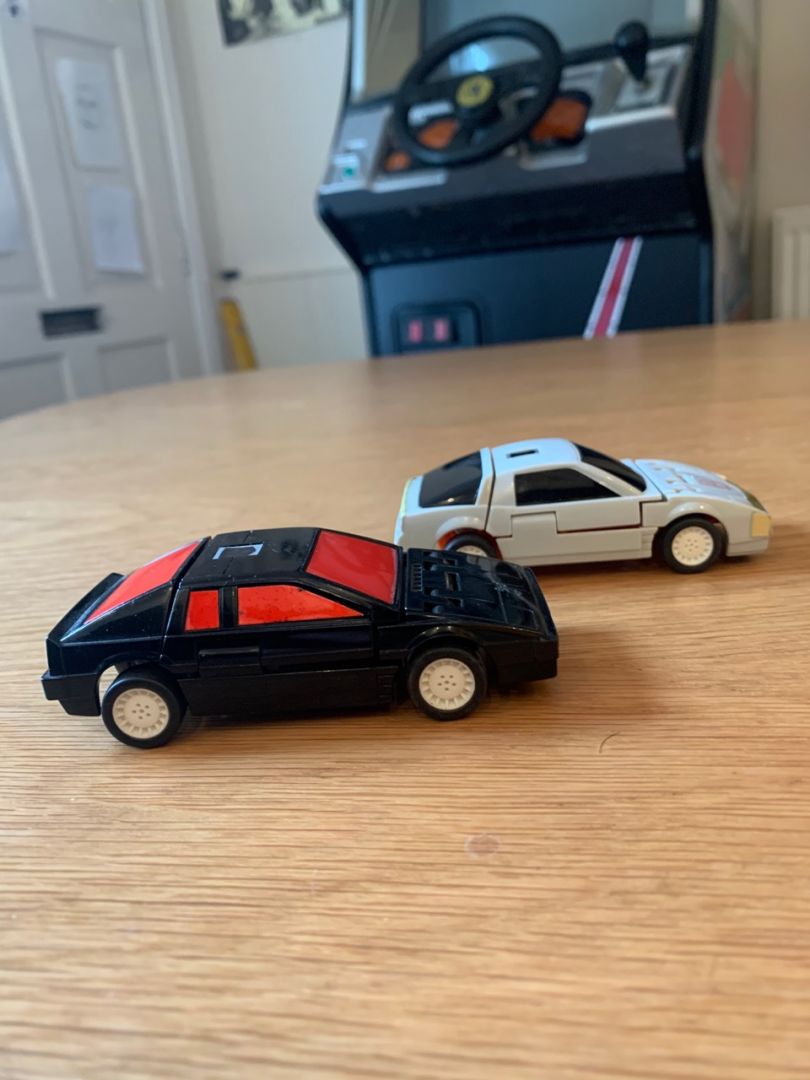 Runabout G1 Decepticon (Lotus Turbo Esprit) - Image 1