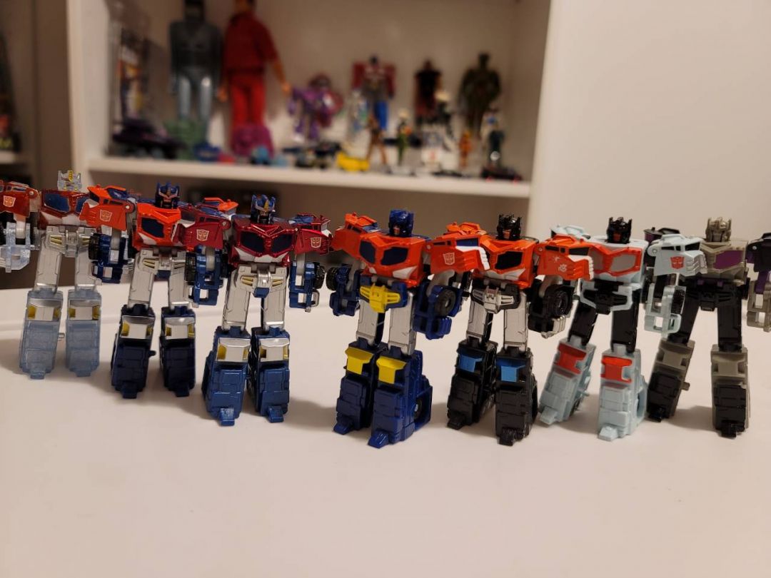 Legends of Cybertron Optimus Prime And Redecos - Image 1