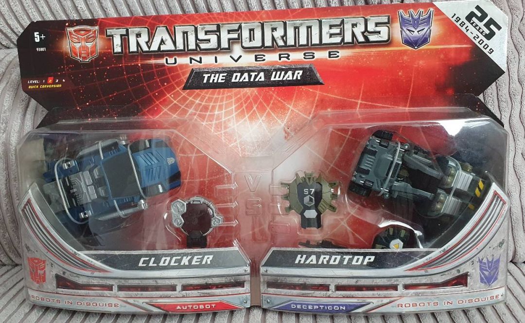 Data War Transformers Universe - Image 1
