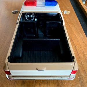 Diecast Stranger Things Hop's Truck 1:24