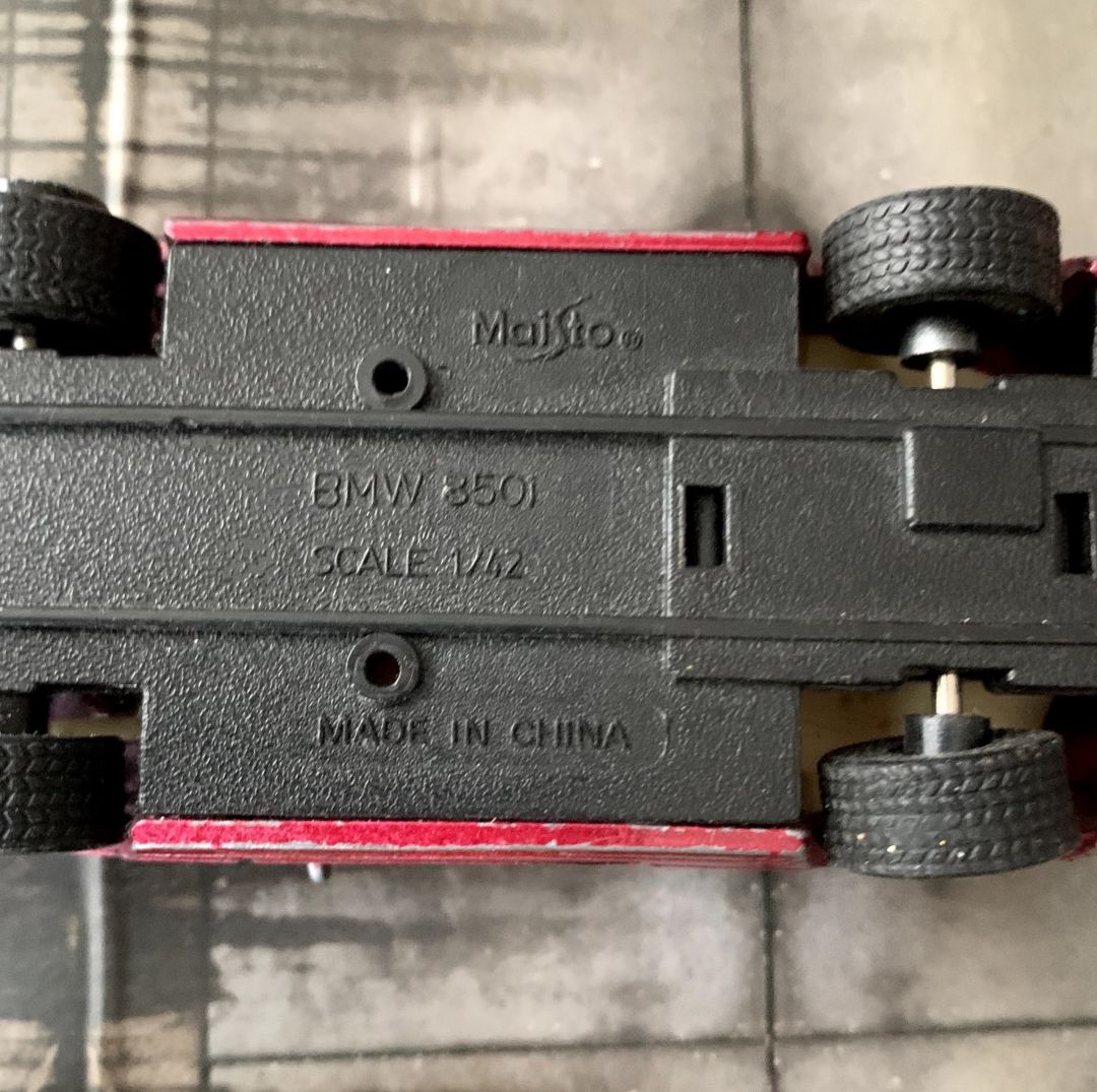 Maisto BMW 850i 1:42 - Image 1