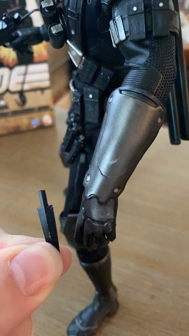 Snake Eyes - Image 8