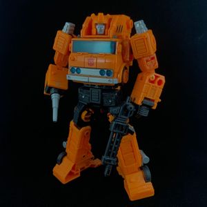 Transformers WFC Earthrise E10 Autobot Grapple
