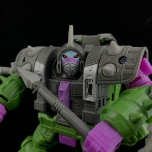 Transformers WFC Earthrise E19 Quintesson Alicon