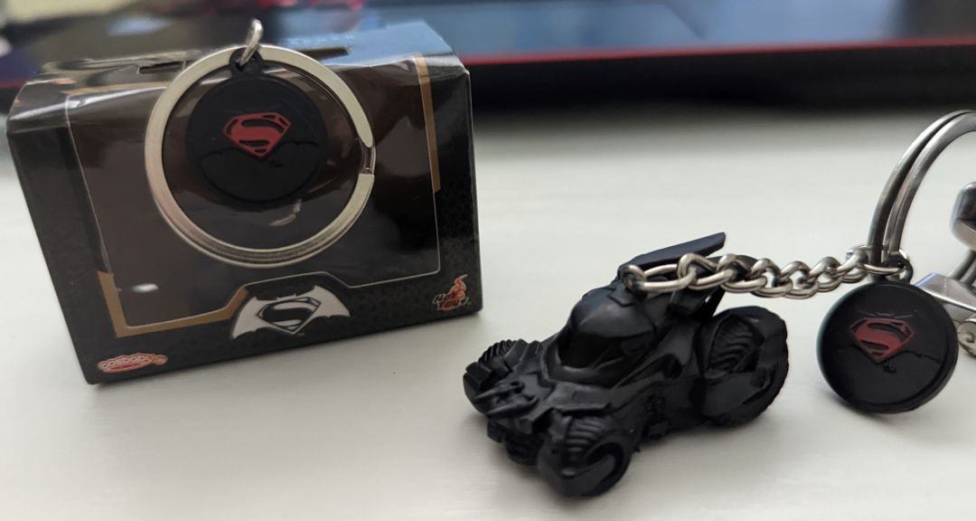 Keyring BvS Batmobile - Image 1