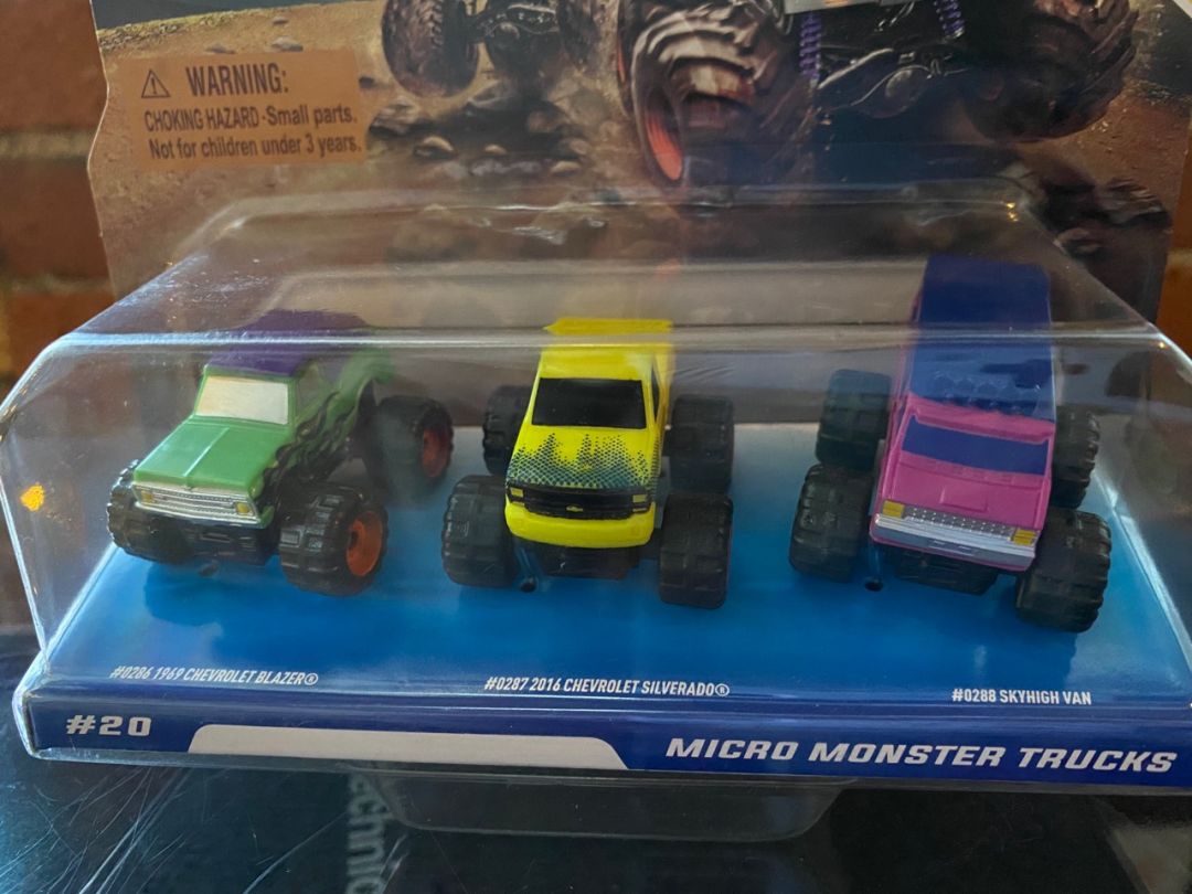 Micro Machines Micro Monster Trucks - Image 2
