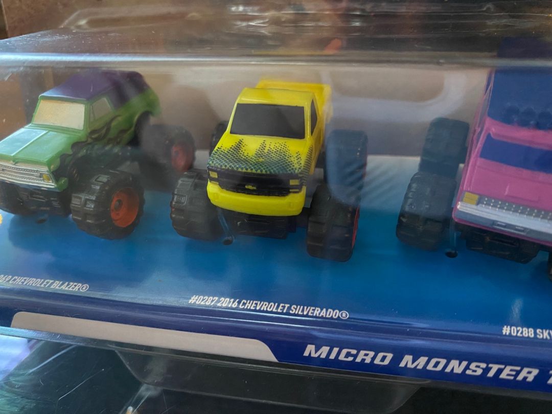 Micro Machines Micro Monster Trucks - Image 4