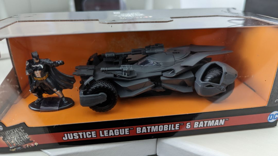 Justice League - Batmobile & Batman - Image 1