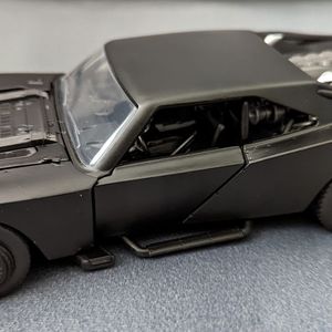 The Batman - Batmobile and Batman (1:24 scale)