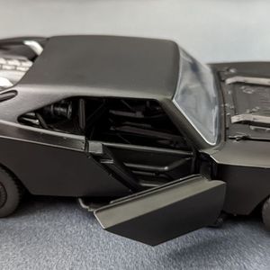 The Batman - Batmobile and Batman (1:24 scale)