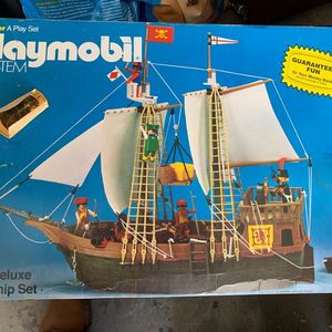 Super Deluxe Pirate Ship Set