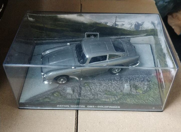 Aston die-cast - Image 1