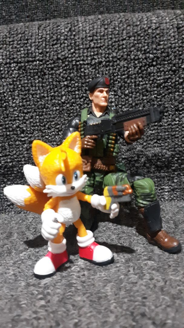 Tails is Packin Heat