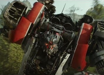 Blitzwing??!!! How is this not Starscream??!