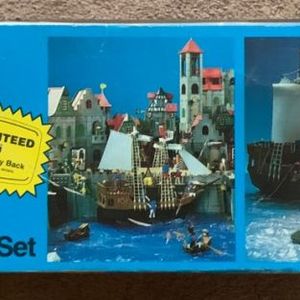 Super Deluxe Pirate Ship Set