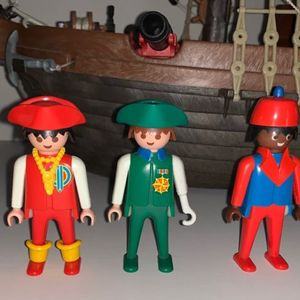 Super Deluxe Pirate Ship Set