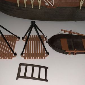 Super Deluxe Pirate Ship Set