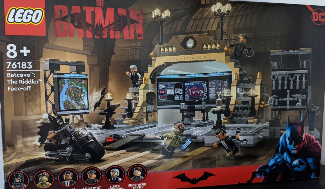 Lego Batman Batcave: The Riddler Face-off Set - Image 1