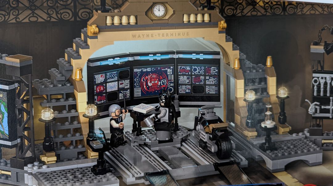 Lego Batman Batcave: The Riddler Face-off Set - Image 3