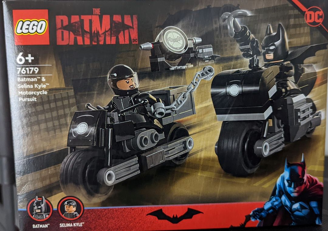 Lego DC Batman & Selina Kyle Motorcycle Pursuit - Image 1