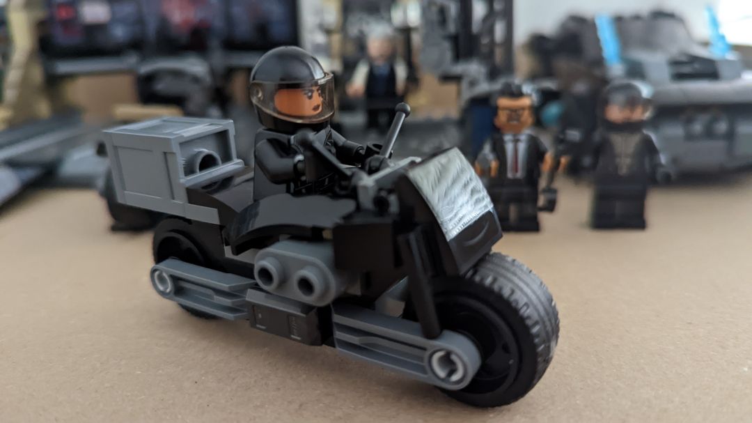 The Batman - Bat Cave Lego - Image 2