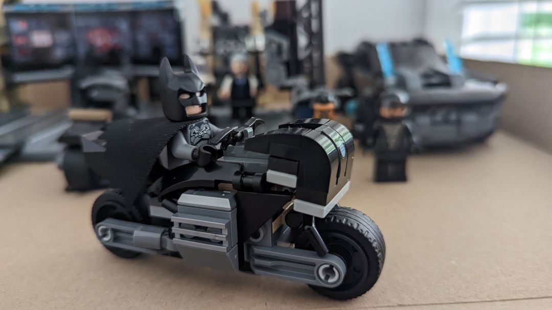 The Batman - Bat Cave Lego - Image 4