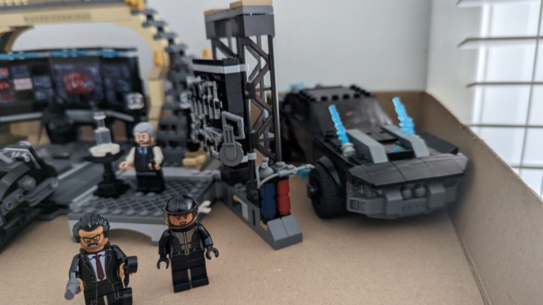 The Batman - Bat Cave Lego - Image 9