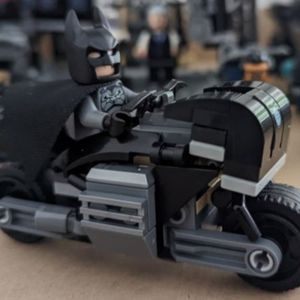 Lego DC Batman & Selina Kyle Motorcycle Pursuit