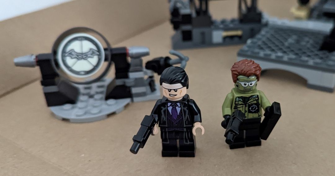 The Batman - Bat Cave Lego - Image 10
