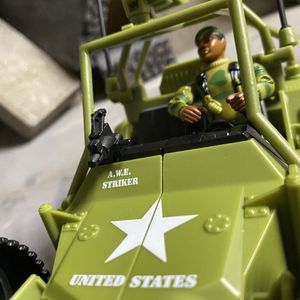 Bumblebee A.W.E. Striker