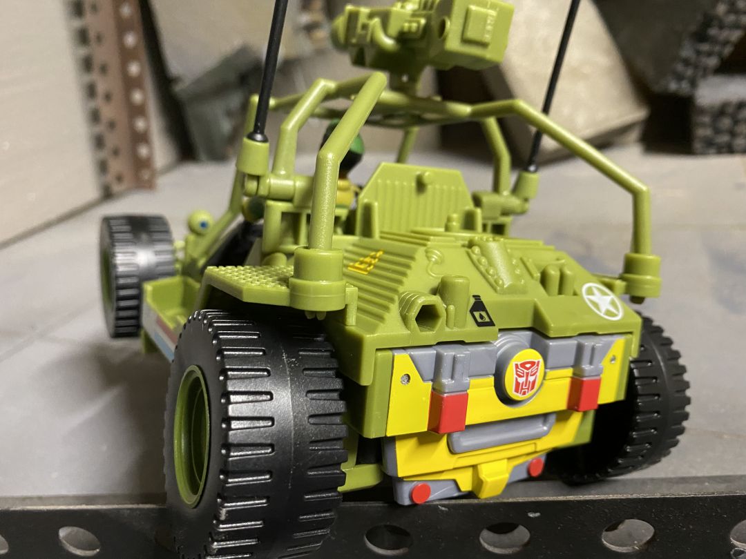 Bumblebee A.W.E. Striker - Image 18